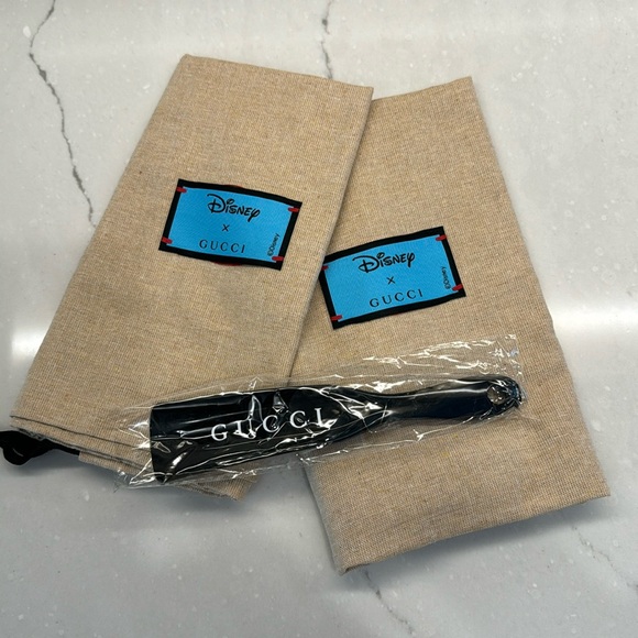 Authentic men’s Gucci X Disney Donald Duck Flash sneakers. - Picture 11 of 16